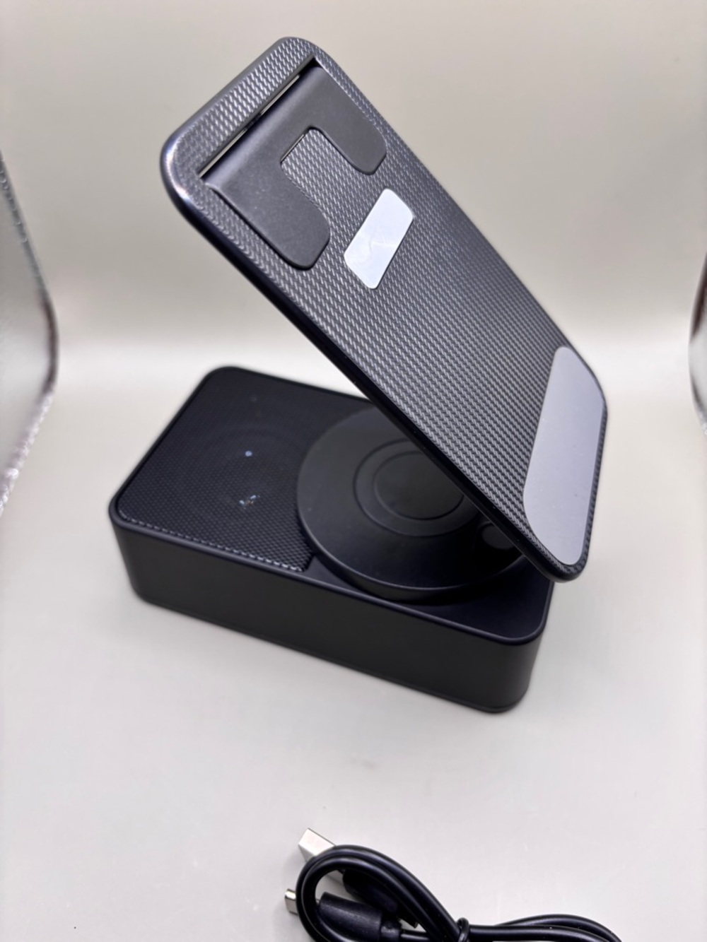 NIB BetterBass WYS-2301BT Wireless Bluetooth Speaker & Phone stand charger